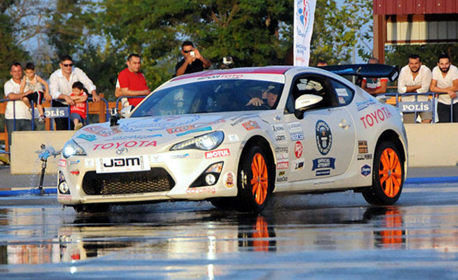 drift with Motul 300V